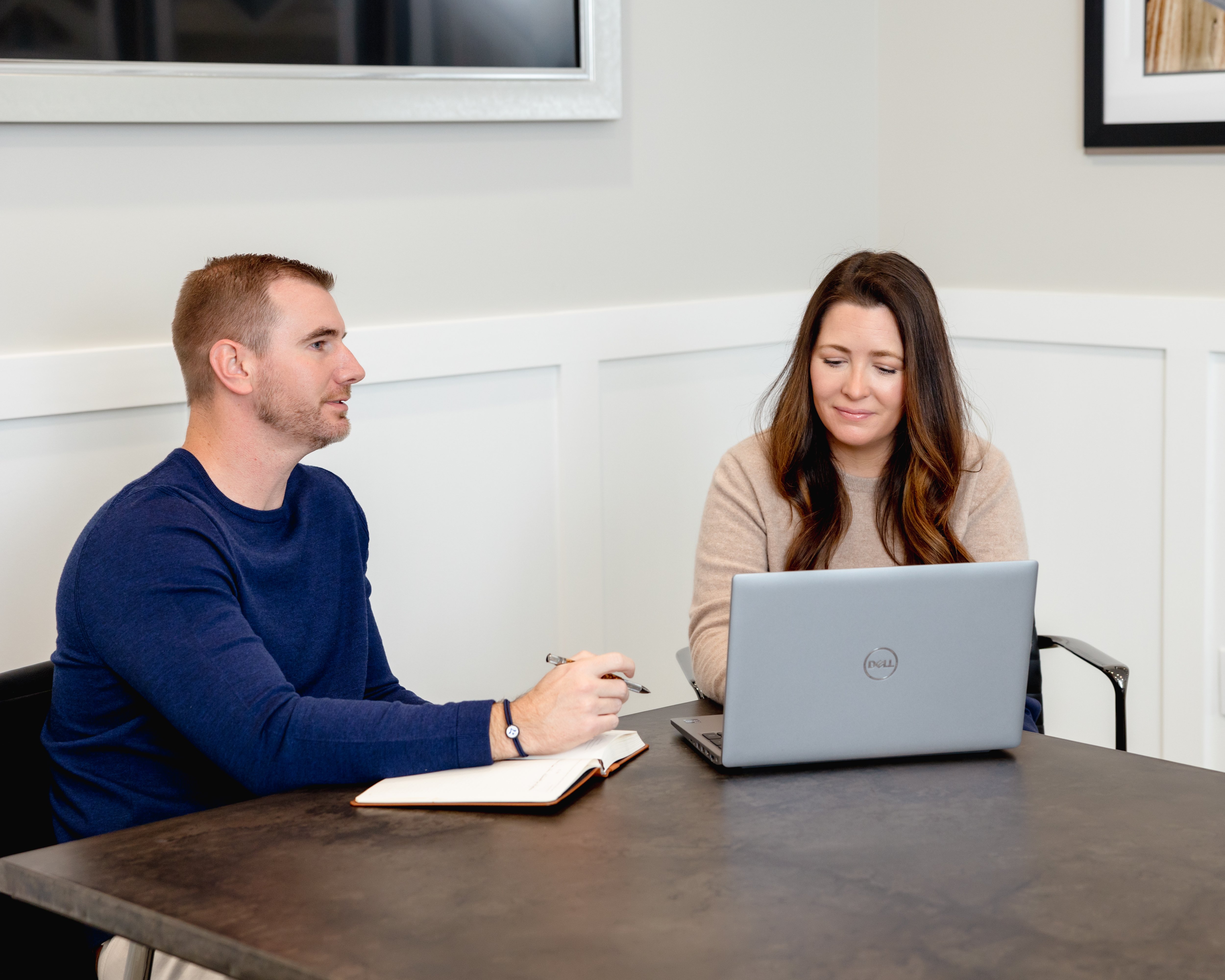 2 accountants in a client advisory meeting